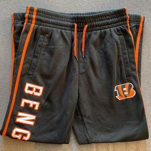 NFL Team Apparel - Bengal Tigers Sweatpants, Size Medium, Orange and Black